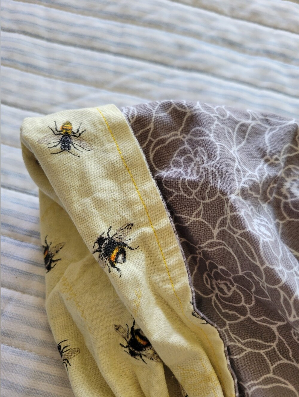 🐝Reversible Scrub Cap - Picture 2 of 6